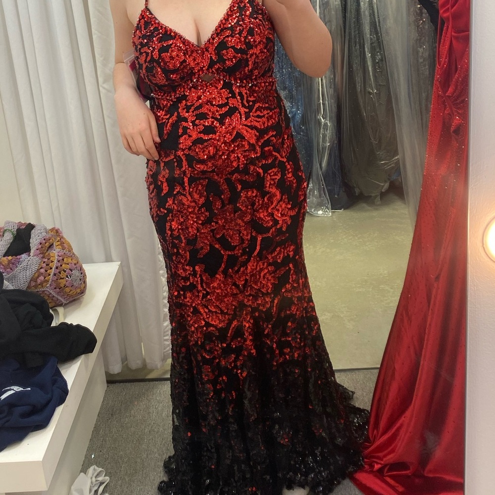 MORI LEE size 8 red and black prom dress